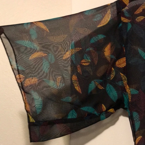 LuLaRoe Monroe Fringe Overlay - Picture 2 of 6